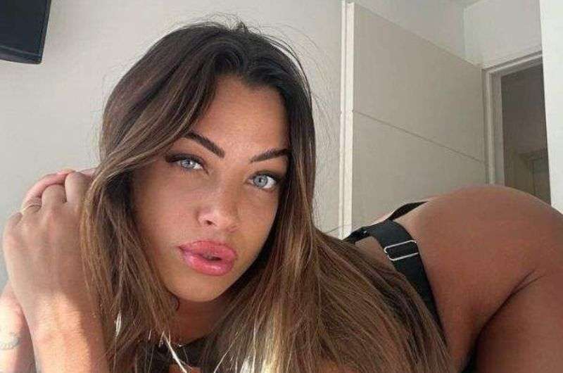 Copertina della recensione di Alessia Reale, sito riservato ai maggiorenni