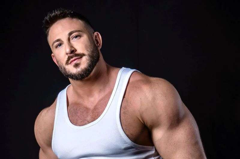 Copertina della recensione di Alex Palmieri, sito riservato ai maggiorenni