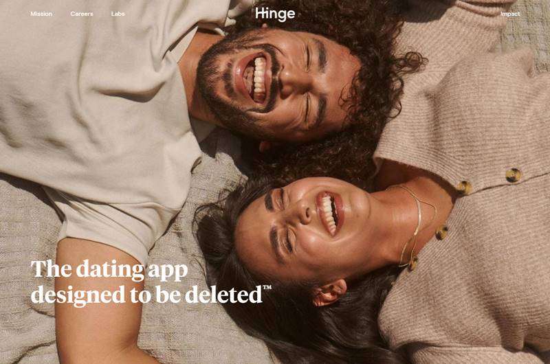 Copertina della recensione di Hinge, sito riservato ai maggiorenni
