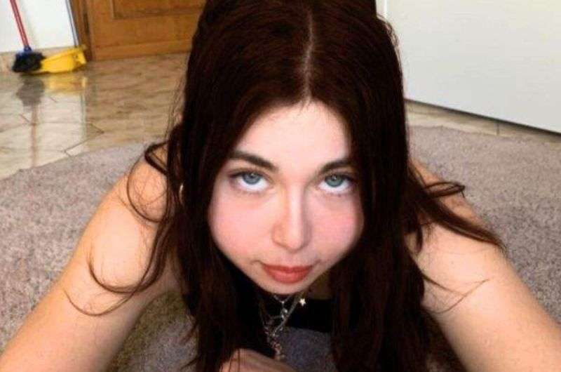 Copertina della recensione di Jenny Doll, sito riservato ai maggiorenni