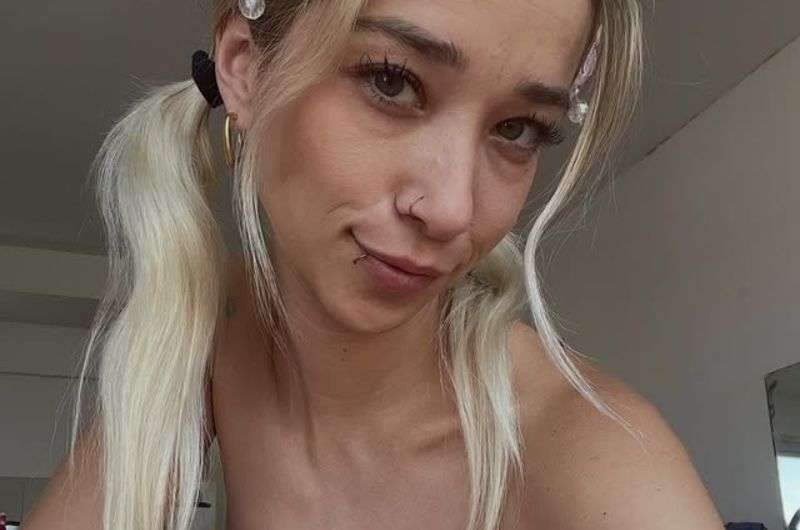 Copertina della recensione di Sofia Bardi, sito riservato ai maggiorenni